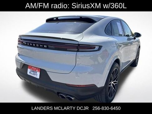 Used 2024 Porsche Cayenne S image 8