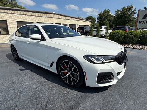 Used 2023 BMW M550i xDrive w/ Executive Package AWD/4WD image 5