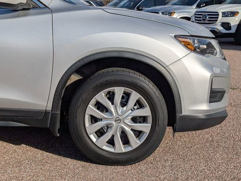 Used 2018 Nissan Rogue S image 9