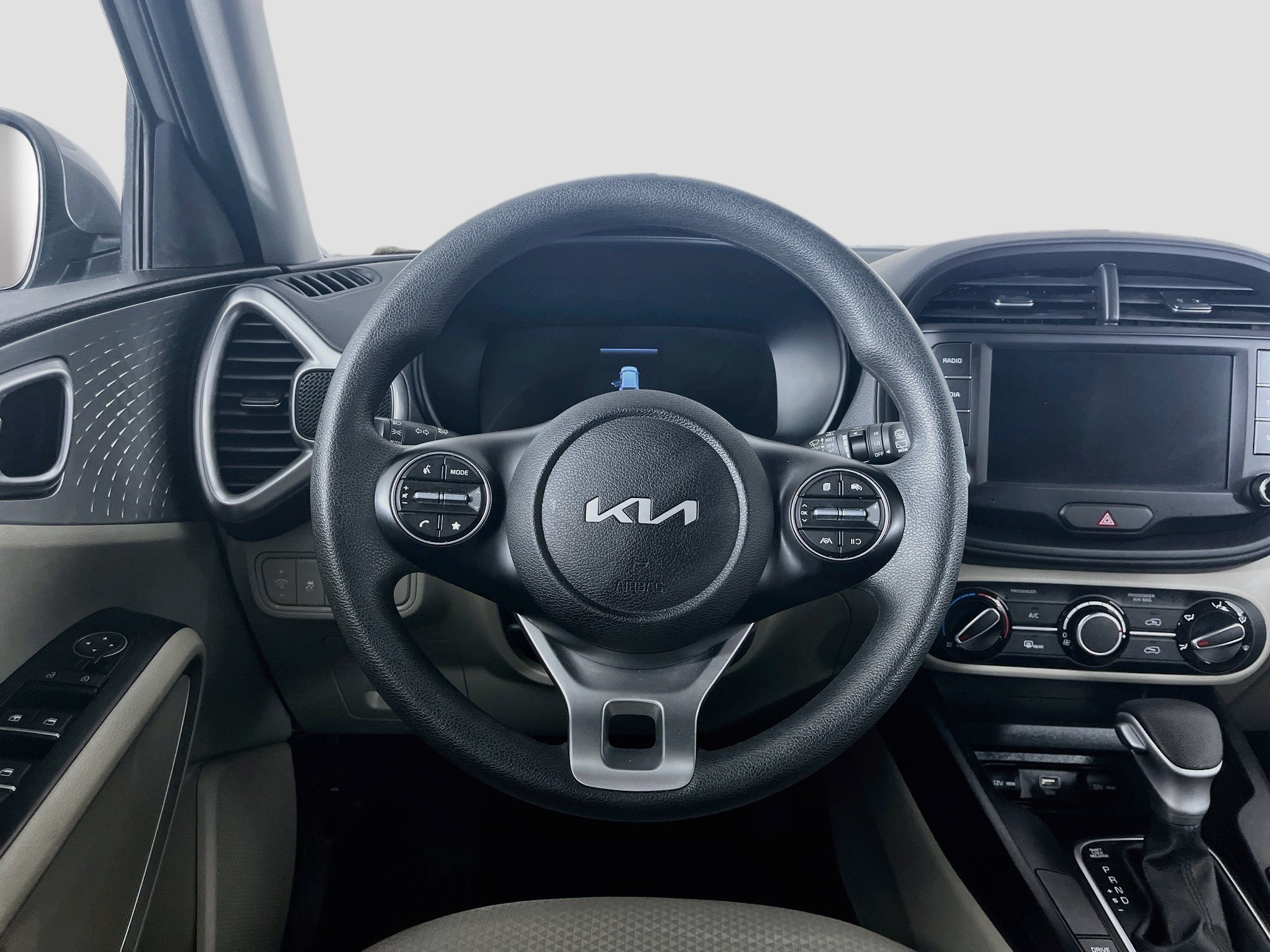 Used 2025 Kia Soul LX w/ LX Technology Package FWD image 18