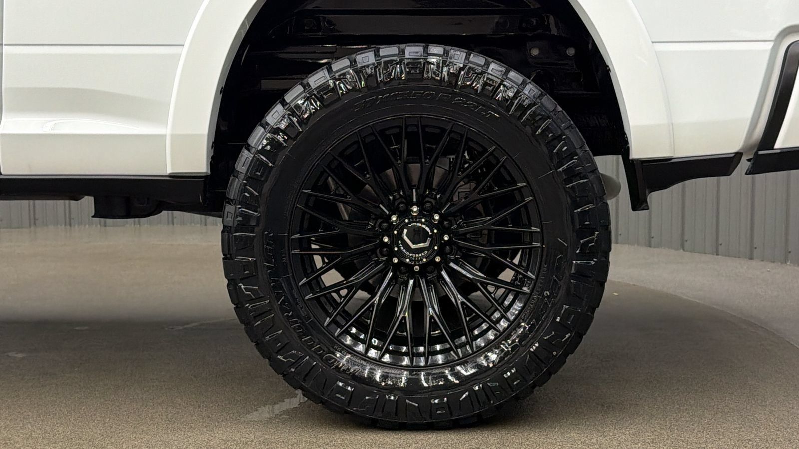 Used 2025 RAM 2500 Limited AWD/4WD image 12
