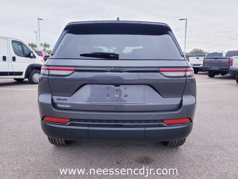 New 2025 Jeep Grand Cherokee Limited image 6