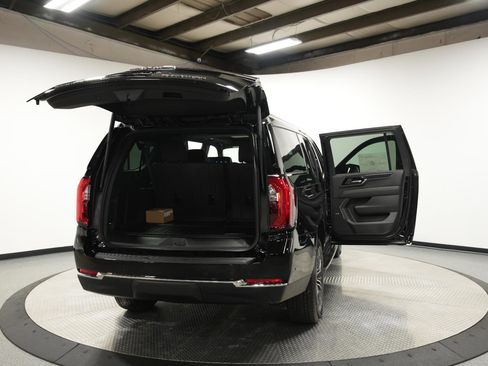 New 2026 GMC Yukon XL Elevation w/ Elevation Premium Package image 12