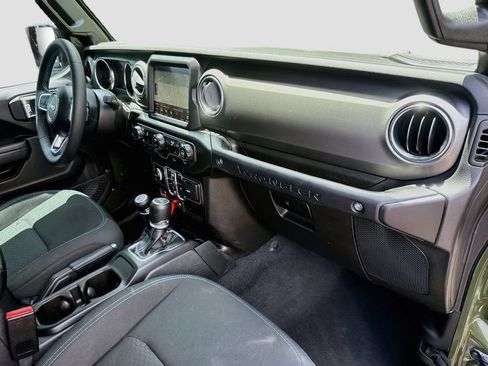 Used 2023 Jeep Wrangler Unlimited Rubicon 4xe AWD/4WD image 34