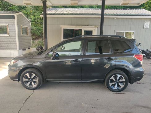 Used 2018 Subaru Forester 2.5i Premium w/ All-Weather Package AWD/4WD image 3