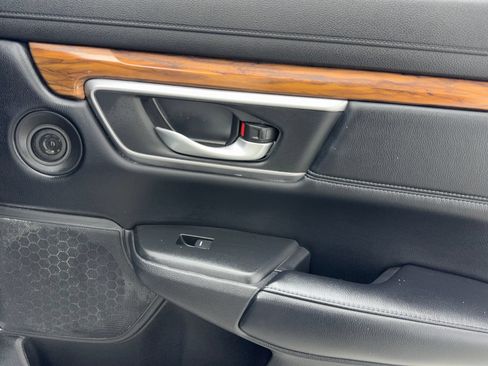 Used 2018 Honda CR-V Touring image 47
