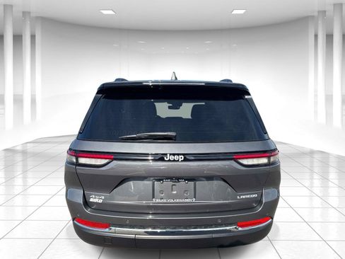 Used 2024 Jeep Grand Cherokee Laredo w/ Luxury Tech Group I AWD/4WD image 4