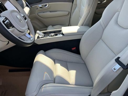 New 2026 Volvo XC90 B6 Ultra image 25