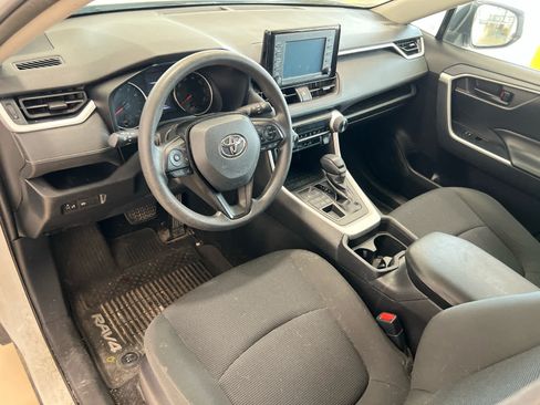 Used 2020 Toyota RAV4 LE w/ All Weather Liner Package AWD/4WD image 11