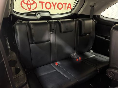 Used 2017 Toyota Highlander SE AWD/4WD image 15