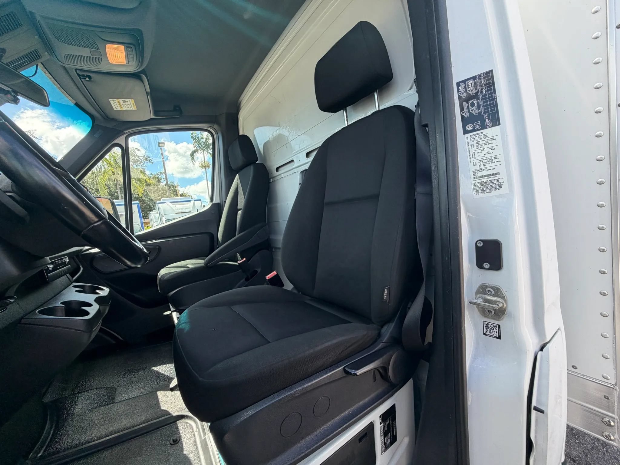 Used 2019 Mercedes-Benz Sprinter 170 image 18