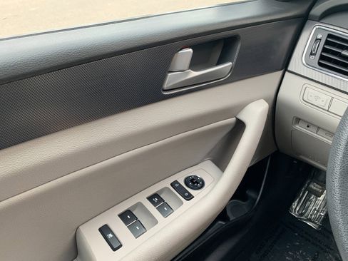 Used 2017 Hyundai Sonata Sport w/ Cargo Package image 11