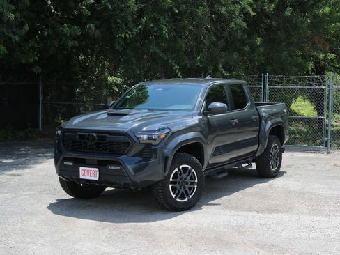 Used 2025 Toyota Tacoma TRD Sport AWD/4WD image 1