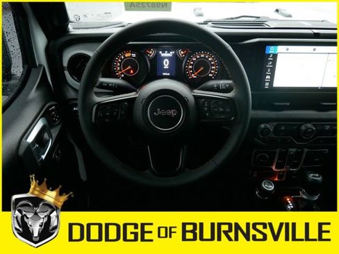 Used 2025 Jeep Wrangler Willys image 17