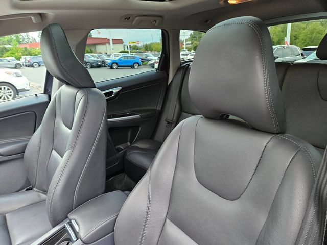 Used 2015 Volvo XC60 T6 Platinum FWD image 18