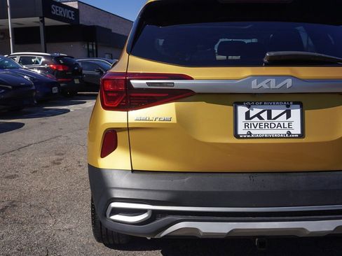 Used 2022 Kia Seltos SX w/ Sunroof Package image 17