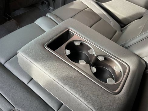 Used 2021 Chevrolet Tahoe LT w/ Luxury Package image 21