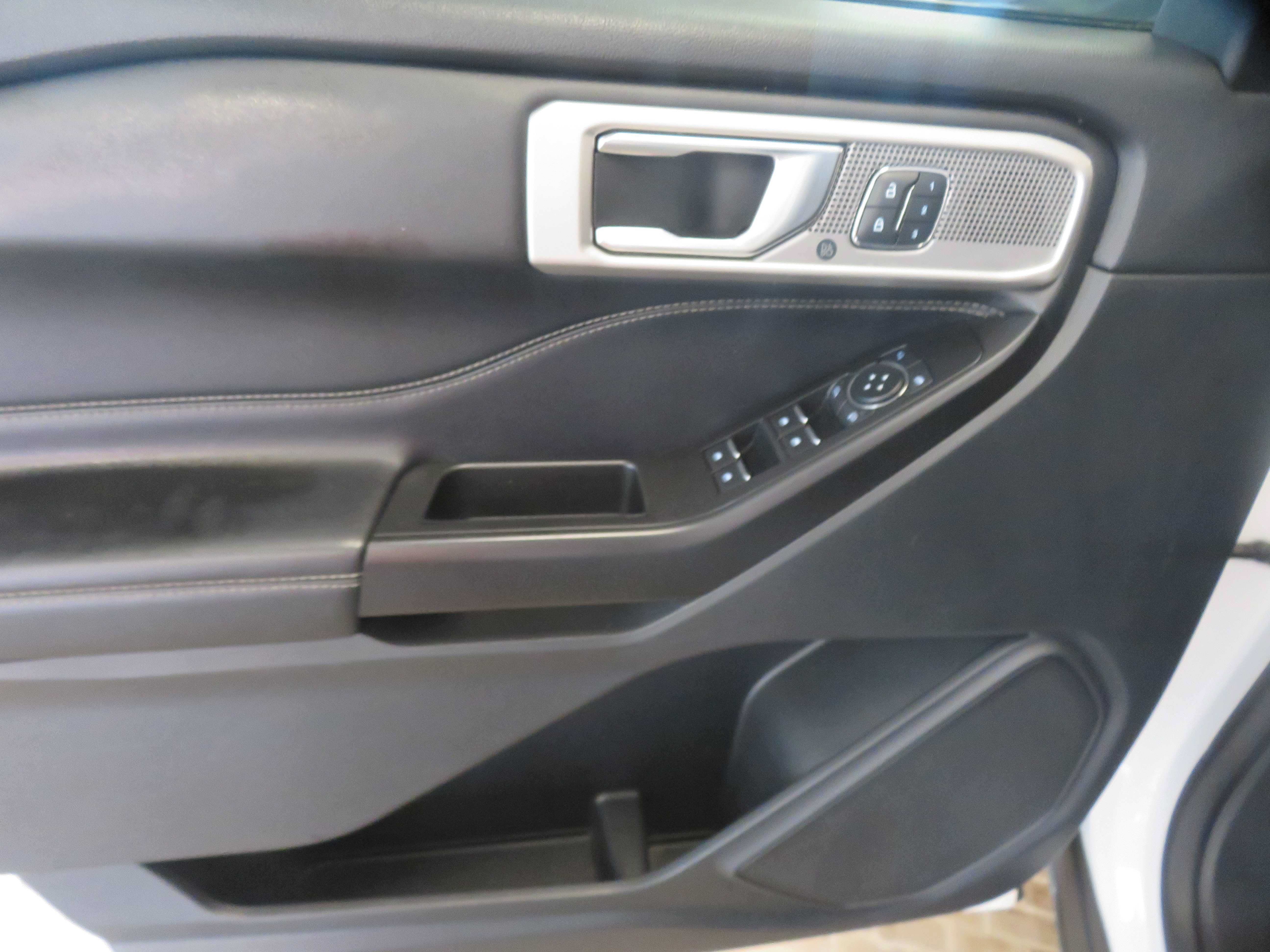 Used 2020 Ford Explorer Limited AWD/4WD image 12