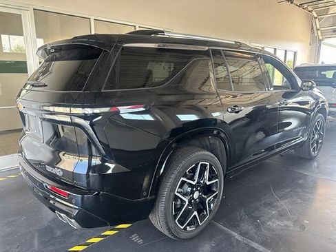 Used 2026 Chevrolet Traverse High Country w/ LPO, Floor Liner Package AWD/4WD image 5