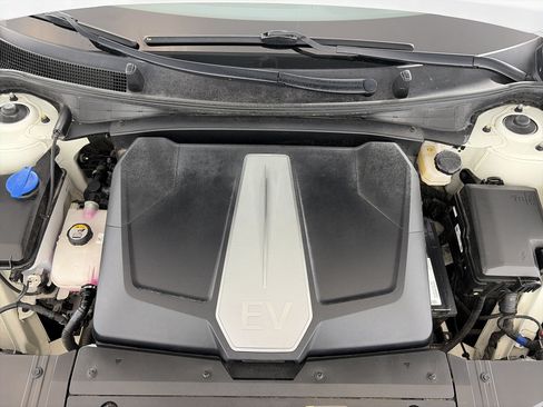 Used 2023 Kia EV6 Wind w/ Wind Technology Package AWD/4WD image 11