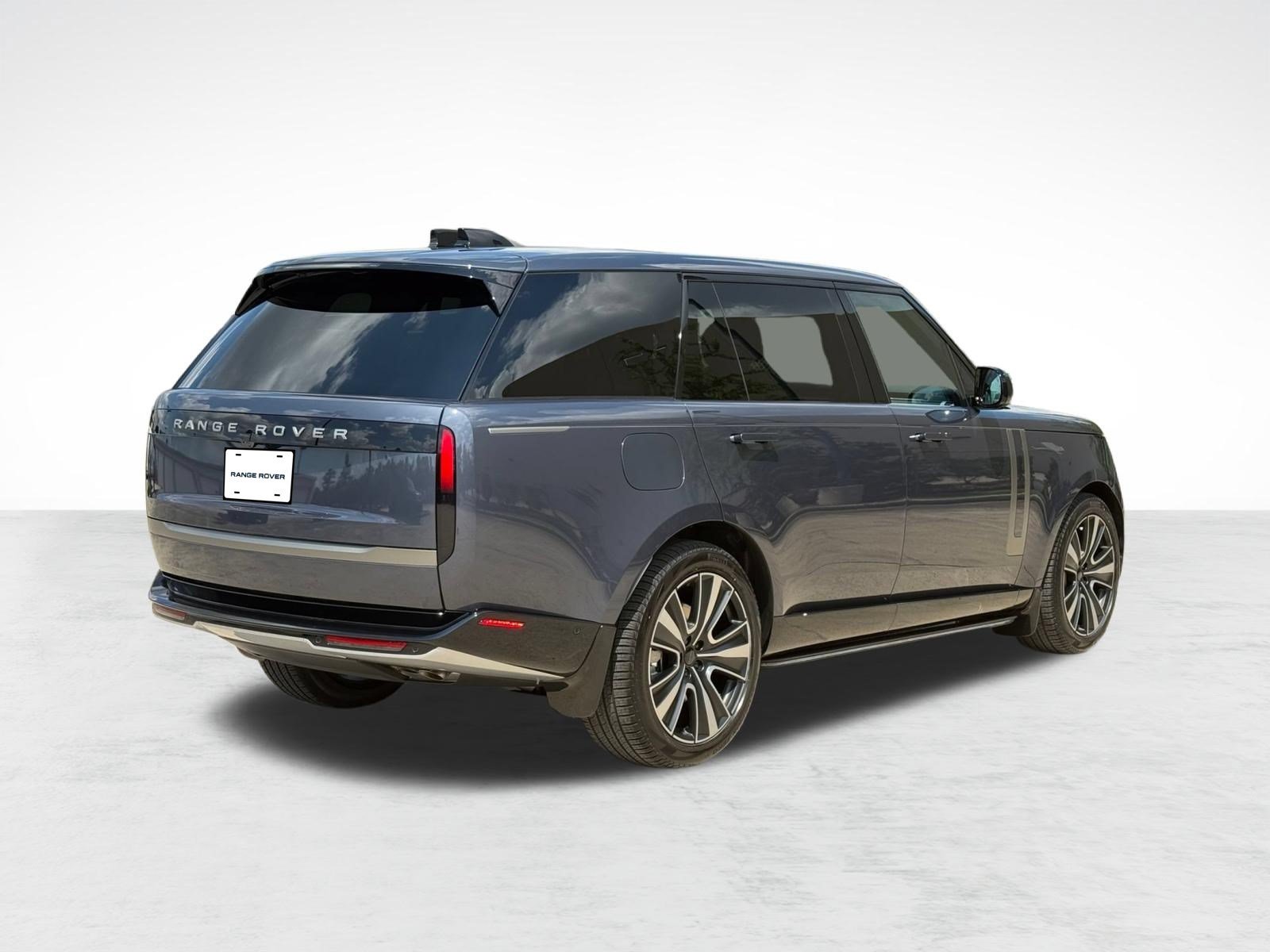 New 2026 Land Rover Range Rover Long Wheelbase SE AWD/4WD image 9