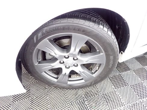 Used 2017 Toyota Sienna SE FWD image 38