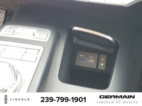 Used 2022 Genesis GV70 2.5T w/ Select Package AWD/4WD image 33