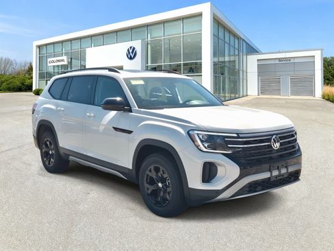 New 2026 Volkswagen Atlas Peak Edition AWD/4WD image 4