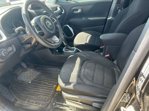 Used 2020 Jeep Renegade Latitude image 4