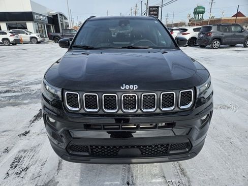 Used 2023 Jeep Compass Latitude w/ Convenience Group image 2