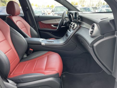 Used 2022 Mercedes-Benz GLC 300 4MATIC image 15