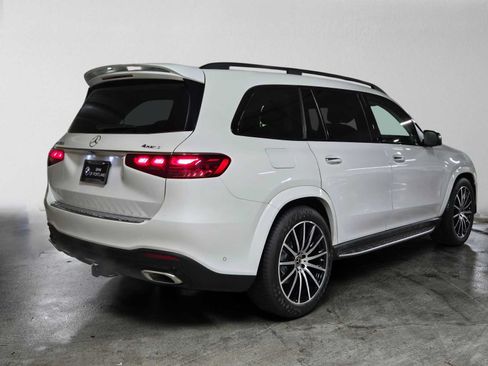 Used 2024 Mercedes-Benz GLS 580 4MATIC image 3