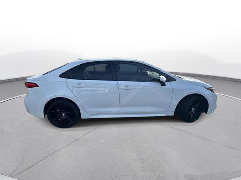 Used 2020 Toyota Corolla LE FWD image 5