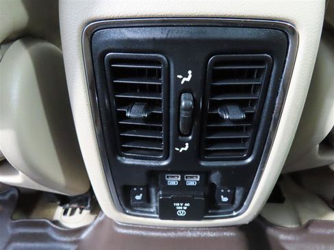 Used 2017 Jeep Grand Cherokee Overland AWD/4WD image 35