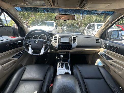 Used 2014 Toyota Tacoma PreRunner w/ SR5 Package RWD image 10