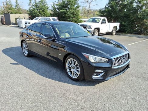 Used 2019 INFINITI Q50 Luxe image 3