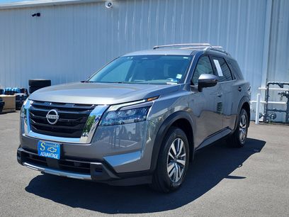 Used 2025 Nissan Pathfinder SL