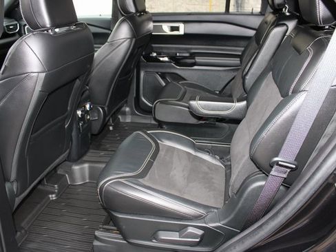 Used 2022 Ford Explorer ST image 6