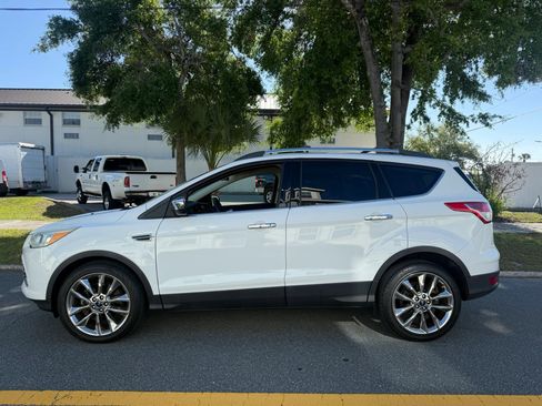 Used 2016 Ford Escape SE w/ SE Chrome Package image 5