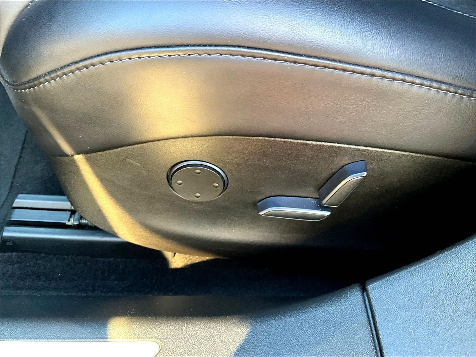 Used 2017 Tesla Model S 60 RWD image 35