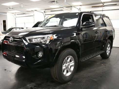 Certified 2024 Toyota 4Runner SR5 Premium image 3