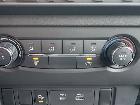 Used 2025 Nissan Frontier SV image 18