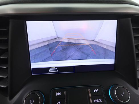 Used 2023 GMC Acadia SLE image 17