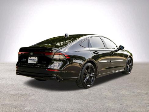 Used 2023 Honda Accord Sport image 9