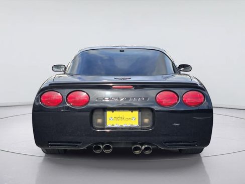 Used 2004 Chevrolet Corvette Coupe w/ Preferred Equipment Group RWD image 7
