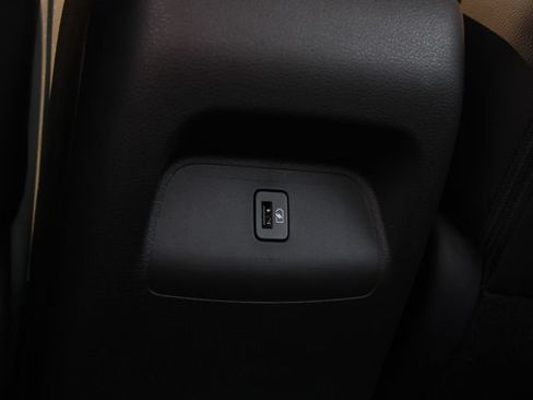 Used 2025 Nissan Sentra SR w/ SR Premium Package FWD image 28