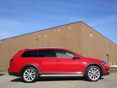 Used 2018 Volkswagen Golf Alltrack SE image 86