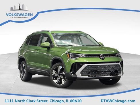 New 2025 Volkswagen Taos SE image 1
