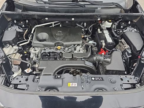 Used 2021 Toyota RAV4 LE image 13