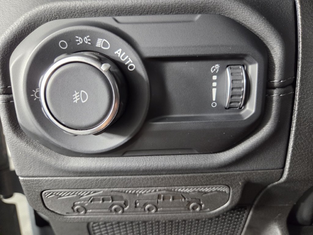 Used 2024 Jeep Wrangler Unlimited Rubicon AWD/4WD image 20